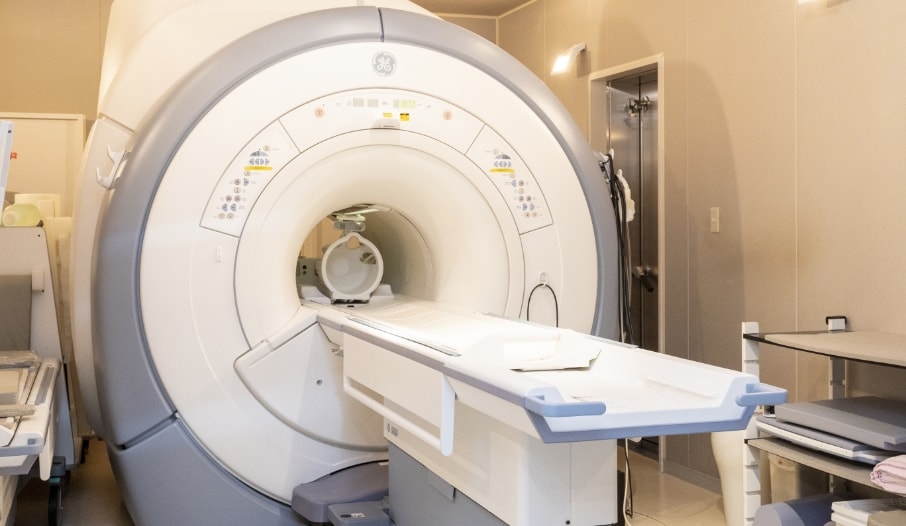 MRI検査 機器 イメージ